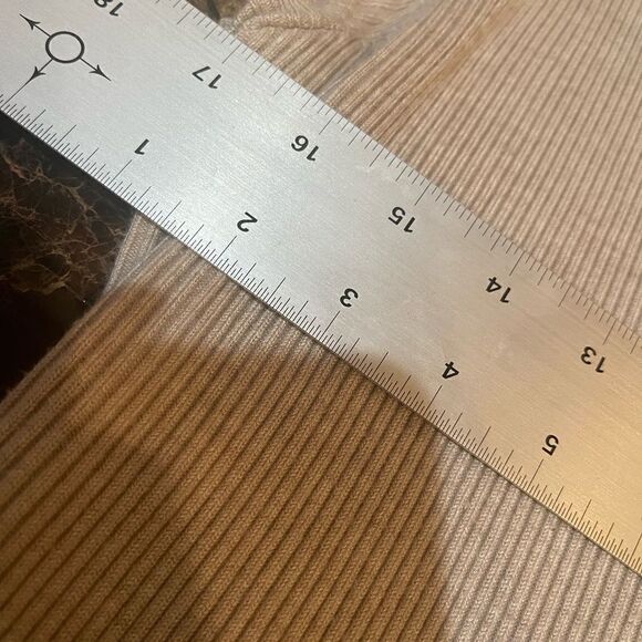 Sexy Short Sleeve Ribbed Cowl Neck Light Sweater - Picture 11 of 16